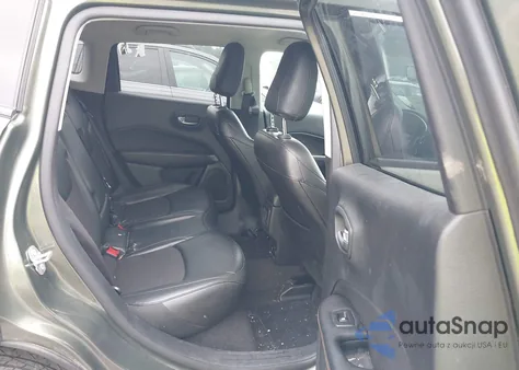 2021 Jeep Compass Latitude 4X4 z USA, uszkodzony, nr VIN 3C4NJDBB0MT506834